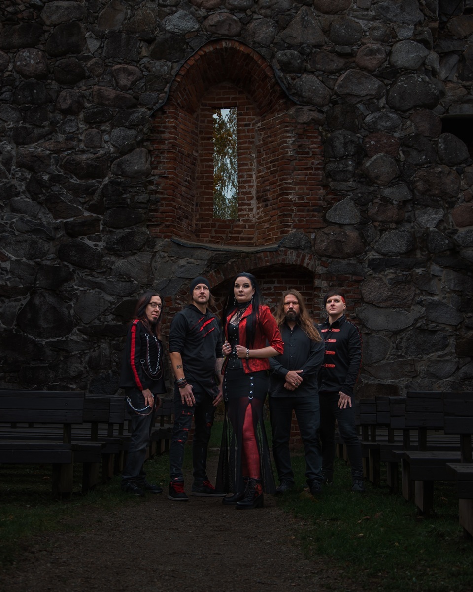 CrimsonDay_photo_Katri_Kallio_Photography3_s