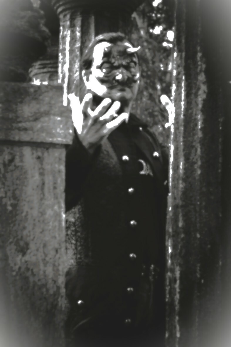 HIDECLOSE_PROMO_PHOTO_1