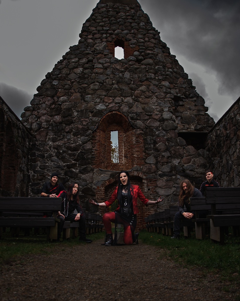 Crimson_Day_photo_Katri_Kallio_Photography